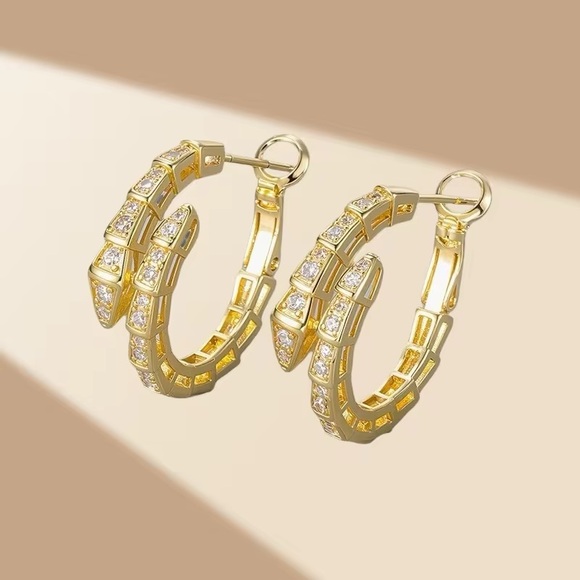 Jewelry - 🆕 Luxury Snake Clip-on Earrings for Women Zircon
18K Gold Plated